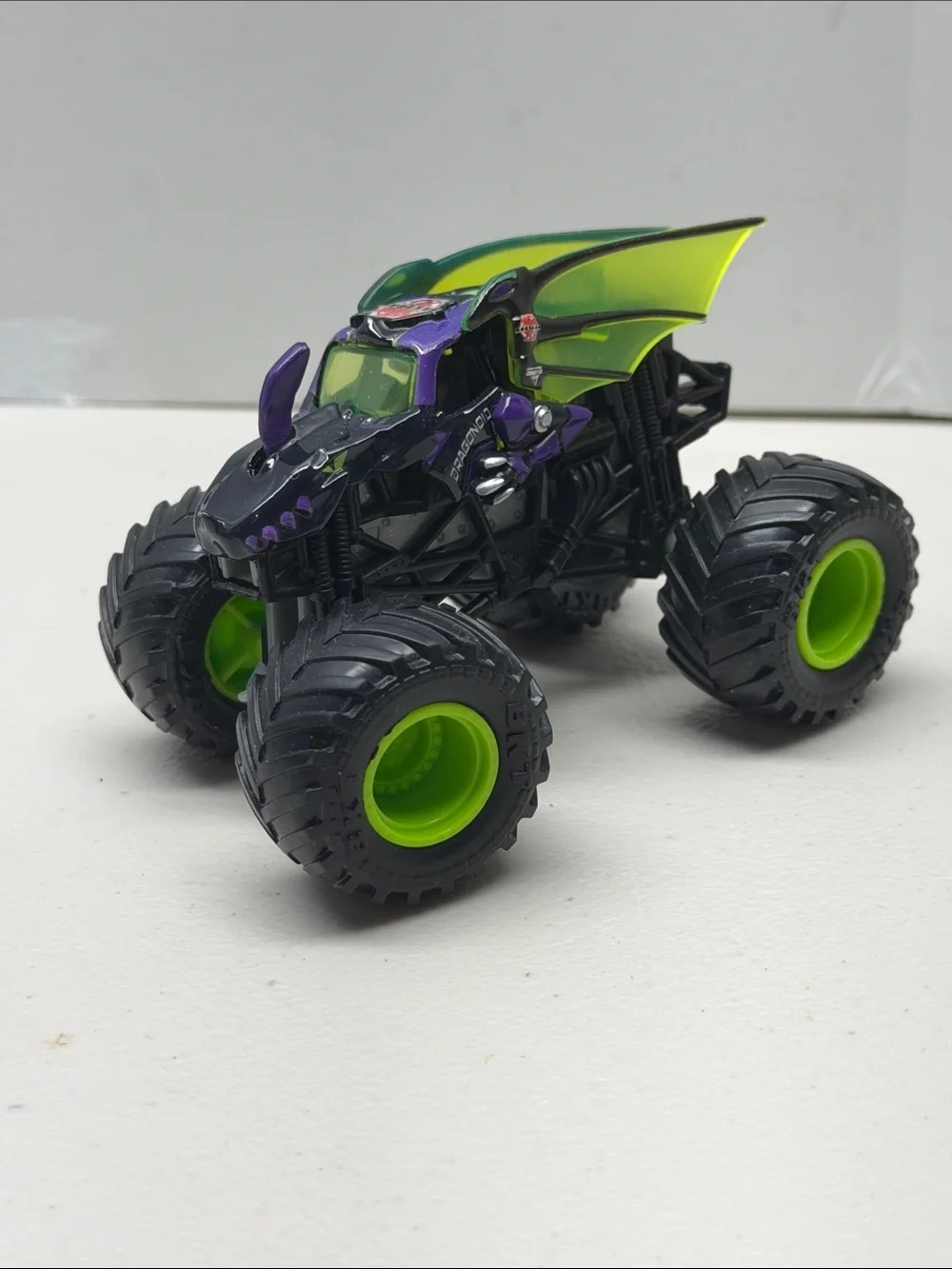 2021 Monster Jam Trucks 1:64 Spin Master Bakugan Dragonoid Toy